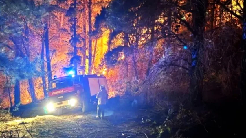 Nuevo foco en El Hoyo y vientos de hasta 85 km/h complican las tareas de combate