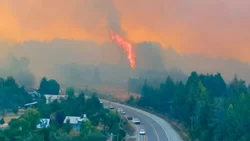 Con El Bolsón en llamas, hay varios allanamientos para dar con los incendiarios