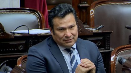 “Estamos de acuerdo que este año se suspendan las PASO”, dijo Llancafilo