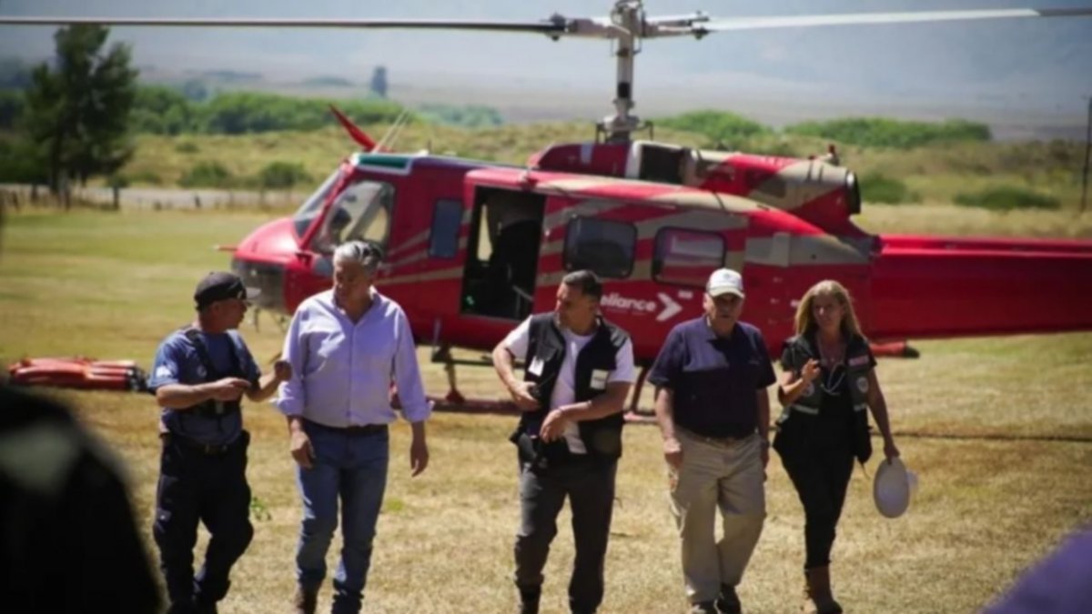 Figueroa suspendió su agenda con motivo del incendio en el Parque Nacional Lanín