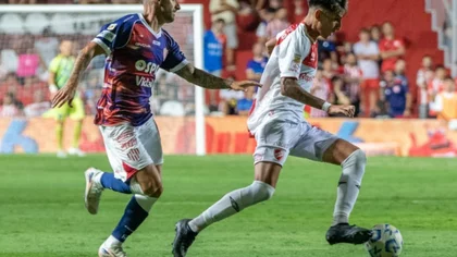 Argentinos le ganó a Unión en Santa Fe y comanda la Zona A en soledad