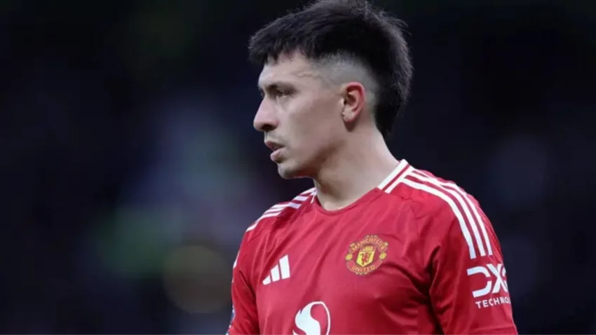 ¡Se calentó! La polémica respuesta de Lisandro Martínez a una leyenda del Manchester United