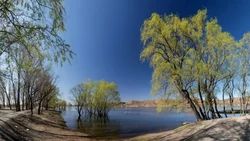 Verano, agua y diversión en el centro recreativo municipal de la Isla Jordán