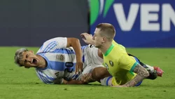 La patada de un jugador de Brasil que mandó al hospital al argentino Alex Woiski