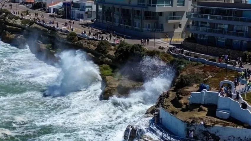 Las mareas extraordinarias en Las Grutas pueden superar los 8 metros de altura