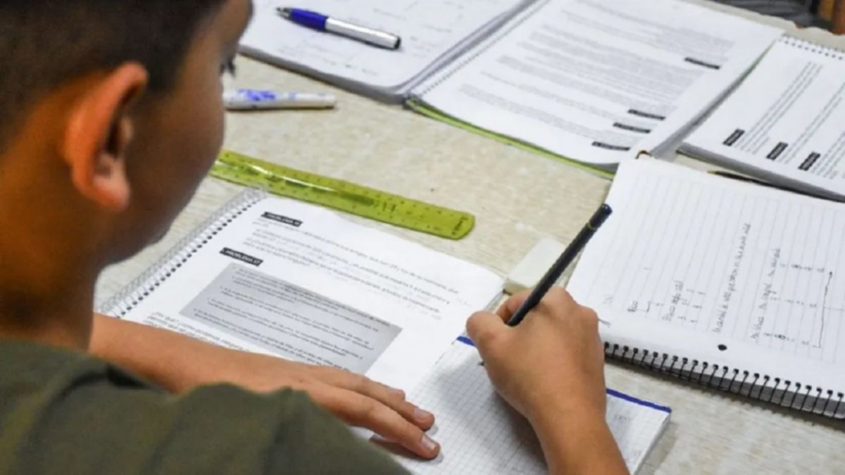Acompañan a alumnos de Neuquén en la transición de la primaria al secundario
