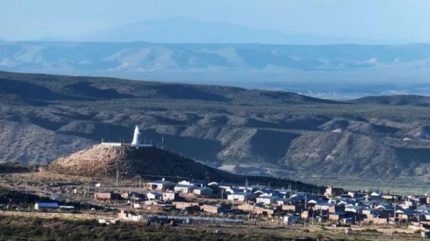 Investigan la muerte de una mujer en Rincón de los Sauces