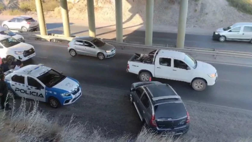 Auto abandonado en Ruta 7: es de una mujer de 70 años que la ataron para robarle