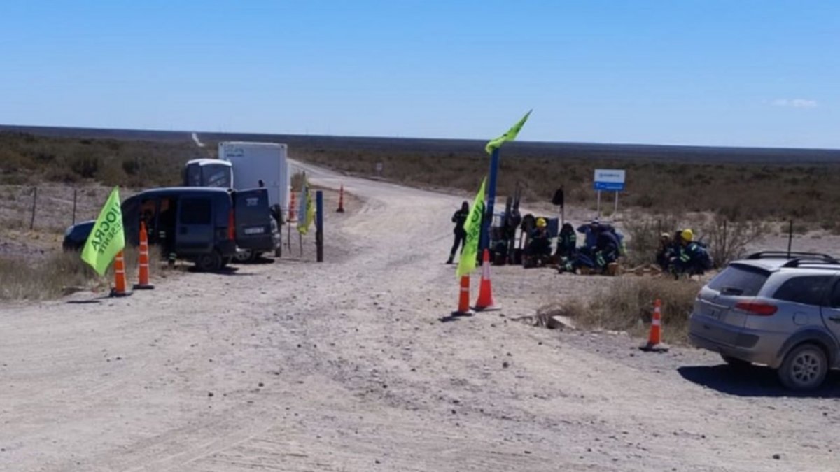 UOCRA sigue con la protesta en el ingreso al oleoducto Vaca Muerta Sur, en Chichinales