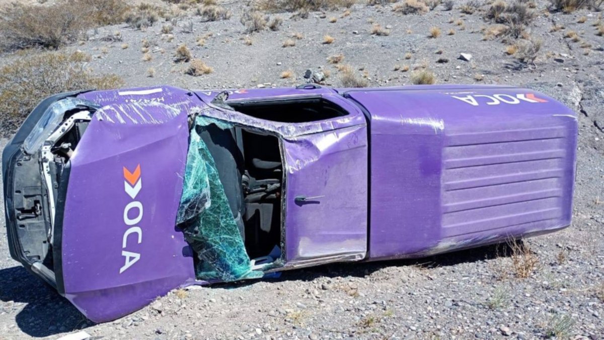 Volcaron en la Ruta 40, un hombre los vio y llevó al conductor al hospital