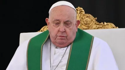 El Papa pasó una noche tranquila, pero su estado de salud sigue siendo "complejo"