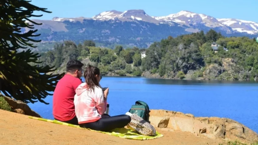 Villa Pehuenia, uno de los destinos más elegidos por los turistas este finde largo