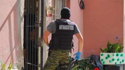 Lo allanaron por ladrón pero terminó preso por narco en el barrio Belgrano