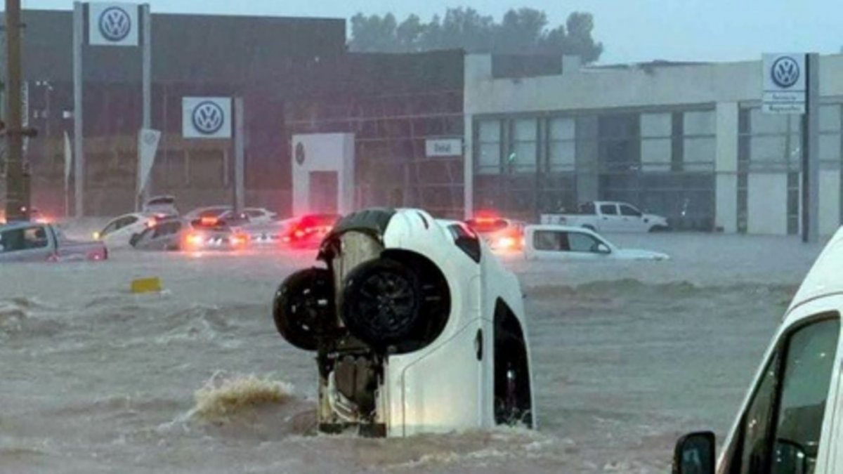 Diez muertos es, por ahora, el triste saldo del temporal en Bahía Blanca
