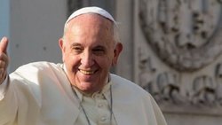 Mejoró la salud del Papa Francisco y le retiraron el estado "reservado"
