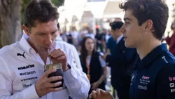 El show de Franco Colapinto en el GP de Australia: reencuentro con Vowles, mate y firma de autógrafos