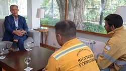 Rolando Figueroa recibió a brigadistas que combatieron el incendio en Valle Magdalena