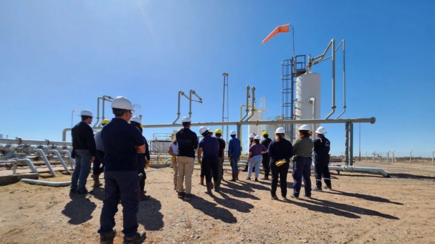 Crece la contratación de estudiantes de ingeniería por las empresas hidrocarburíferas de la región