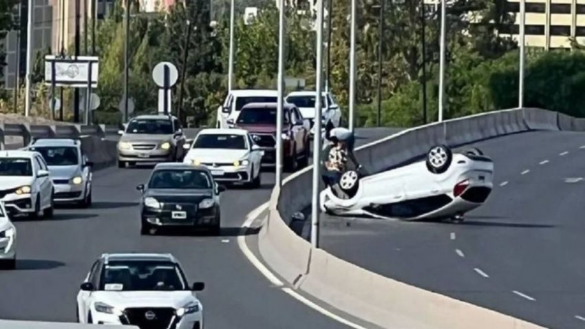 Una mujer volcó en el acceso norte a Neuquén, y sólo resultó herida