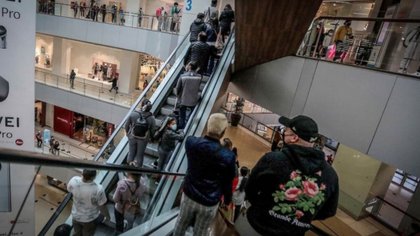 Fin del cepo al dólar: Con qué hay que pagar las compras en Chile en Semana Santa para no perder plata