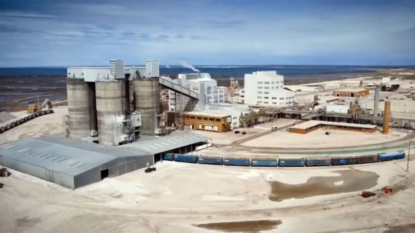 Crisis en Alpat, la única industria del Golfo San Matías suspendió su personal