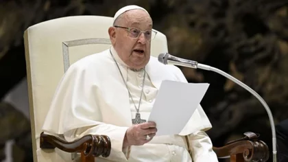 El papa Francisco sigue mejorando y deja la máscara de oxígeno