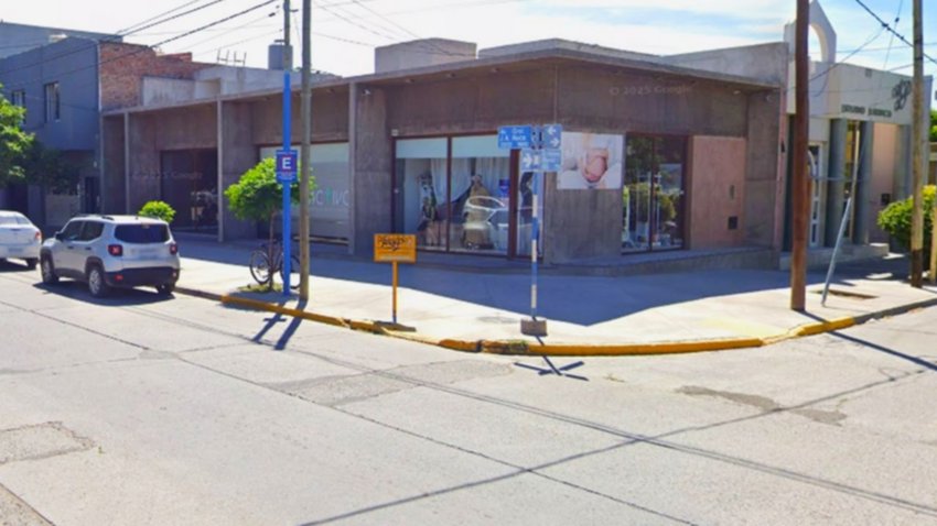 Escapaban con la ropa que habían robado y fueron atrapados