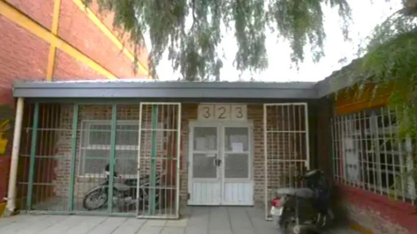 Tiraron piedras a un colectivo escolar de Roca y una nena terminó herida
