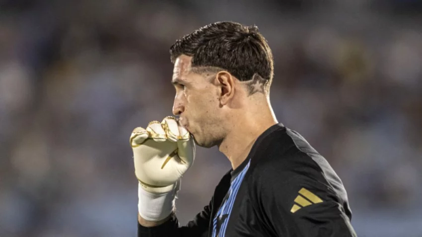 La promesa de Dibu Martínez si Argentina sale bicampeona del Mundial 2026