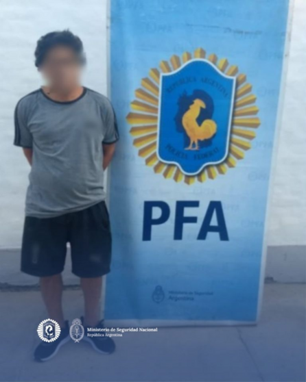 Allanaron dos casas en Roca, secuestraron 47 kilos de droga y hay dos detenidos