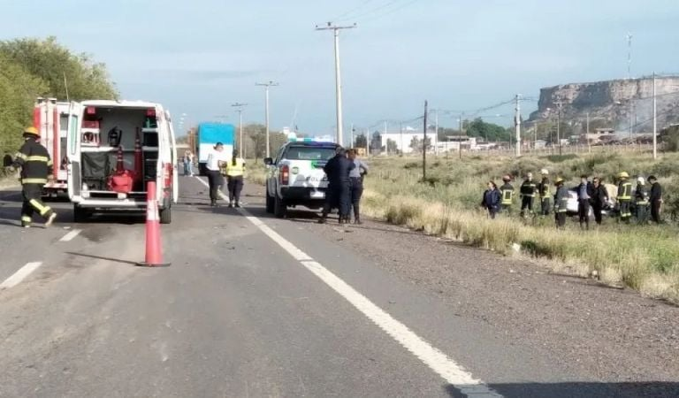 Ruta 22: murió tras impactar con su auto la parte trasera de un camión- Ruta 22: murió tras impactar con su auto la parte trasera de un camión