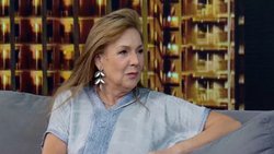 Mónica Gonzaga confesó con qué cantante internacional intimó en la casa de Frank Sinatra