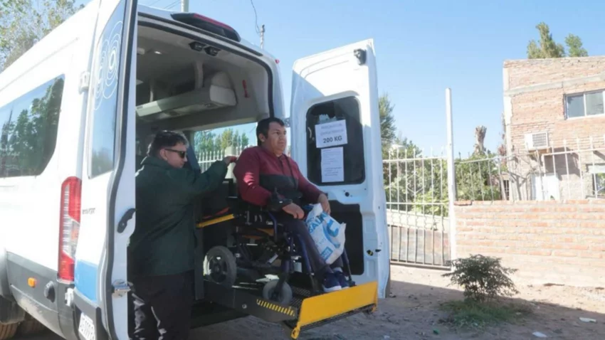 Neuquén tiene tres sistemas de transporte gratuitos para personas con discapacidad