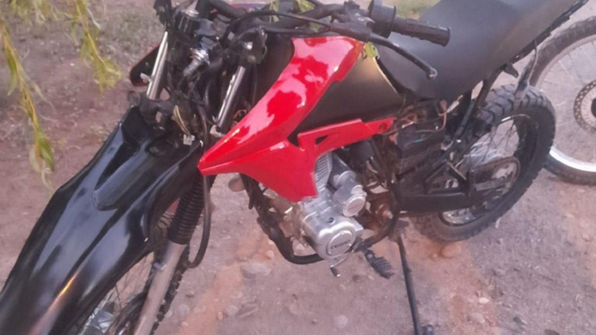 Demoraron en Allen a un adolescente a bordo de una moto robada en Fernández Oro