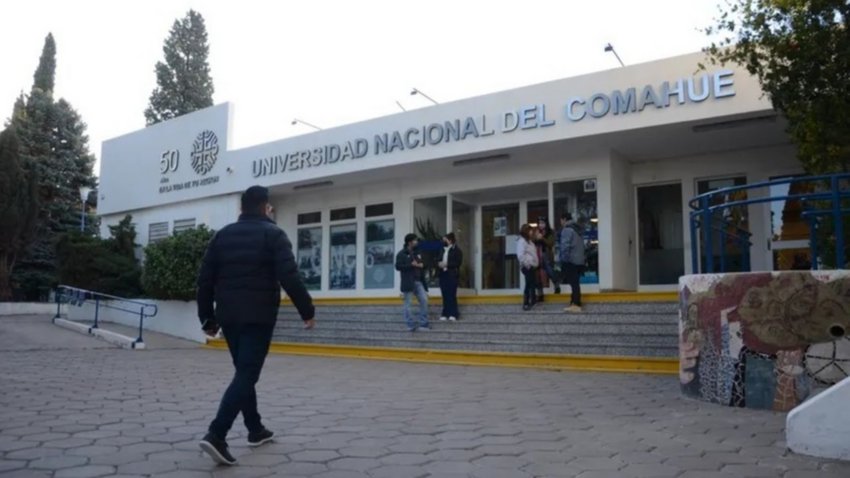 Acosaron a una estudiante de la UNCo: “Vení con nosotros, que somos varios”