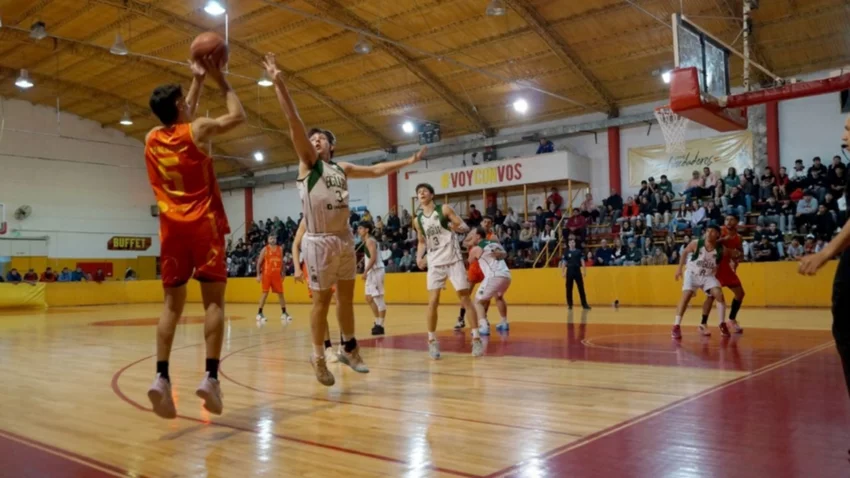 Español bajó a un líder en el inicio de la segunda vuelta de la Liga Federal