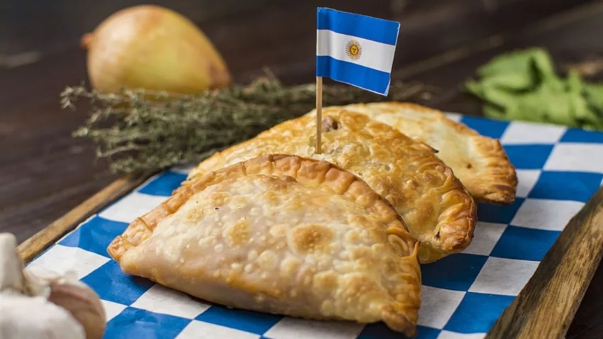 Las 50 mejores comidas callejeras del mundo: ¿En qué puesto quedaron las empanadas?