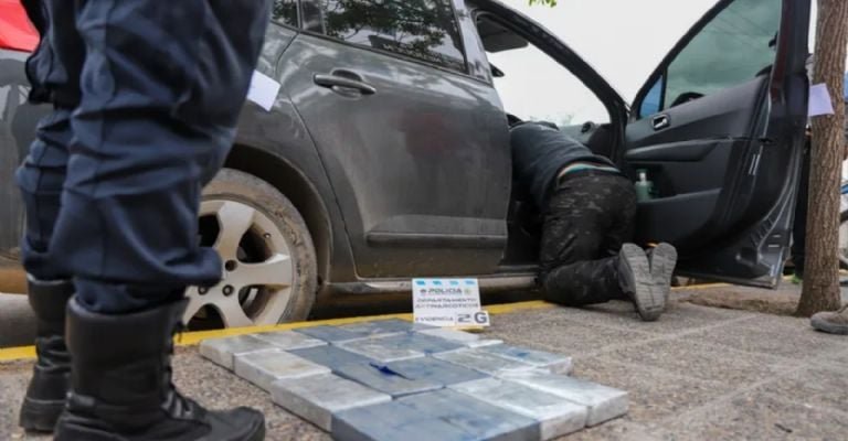 Detuvieron en Paraguay al narco que abandonó un auto lleno de cocaína en Neuquén- Detuvieron en Paraguay al narco que abandonó un auto lleno de cocaína en Neuquén