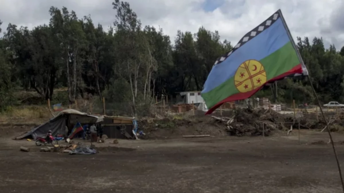 Dos mapuches fueron denunciados por agredir a los dueños de un terreno en Villa La Angostura