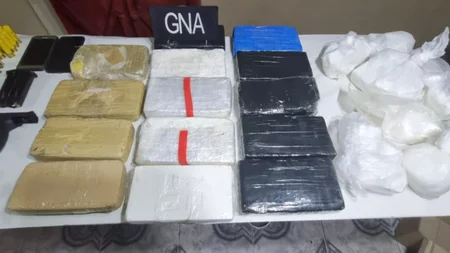 Narcos llevaban cocaína desde Buenos Aires a Roca y los agarraron con 25 kilos