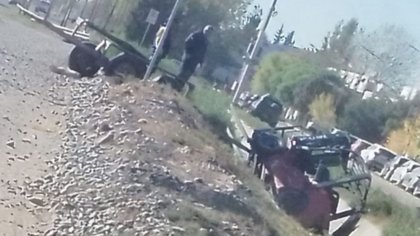 Un carro elevador se desprendió de un camión y casi hace un desastre en la Ruta 65