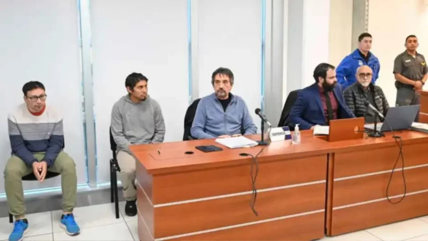 Los acusaron de pagarle a sus militantes para ir a marchas con plata del Estado, pero la causa no avanza