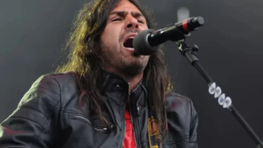 Acusaron al cantante de La Mancha de Rolando por atropellar a un motociclista