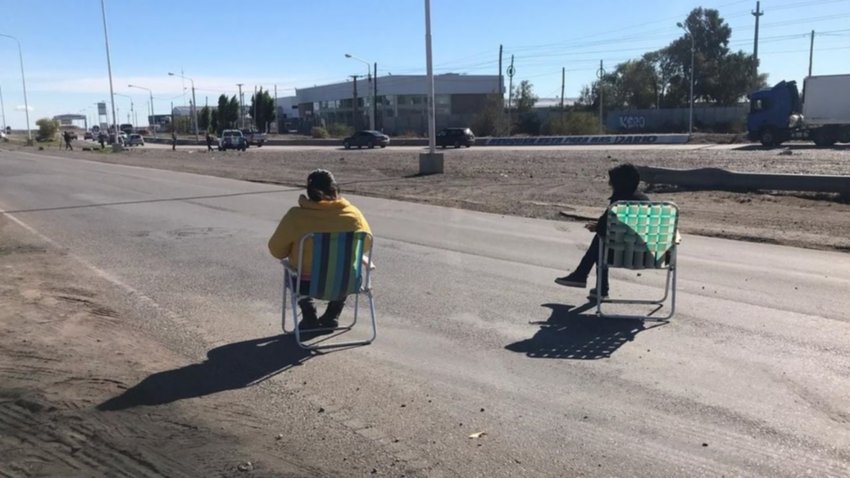 Un insólito bloqueo en ruta 7 y otras molestias en Neuquén