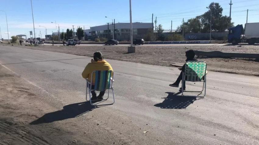 Un insólito bloqueo en ruta 7 y otras molestias en Neuquén