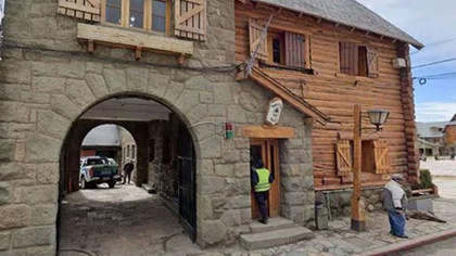 Salía de su casa en Bariloche y un motochorro la tiró al piso y le robó su celular