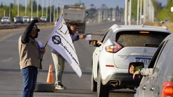 Ceramistas protestan en la Ruta 7 y podría haber cortes durante el fin de semana
