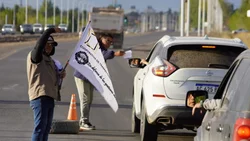 Ceramistas protestan en la Ruta 7 y podría haber cortes durante el fin de semana