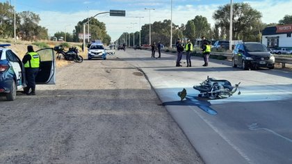 Tras un choque en la Ruta 7, un motociclista está grave en el Castro Rendón