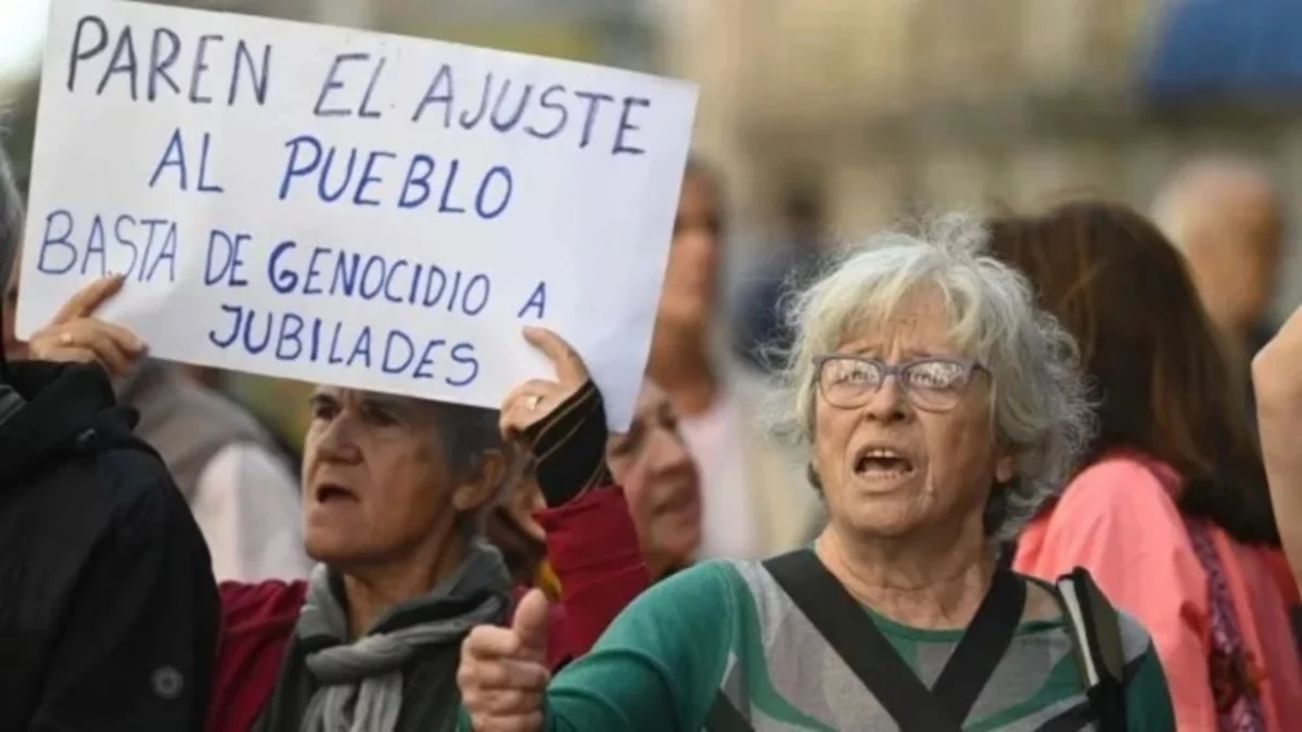 Jubilados marcharon en Congreso: dos detenidos y al menos tres heridos